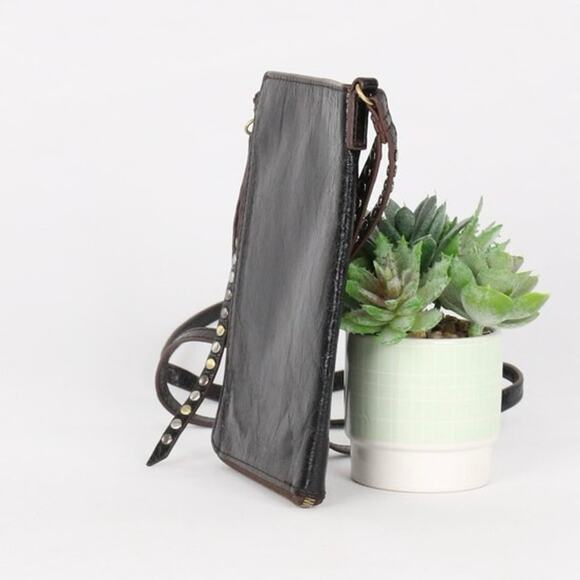 Hobo Moxie Distressed Black Crossbody Bag - Picture 4 of 7